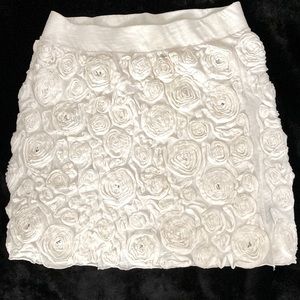 White INC Size Medium skirt